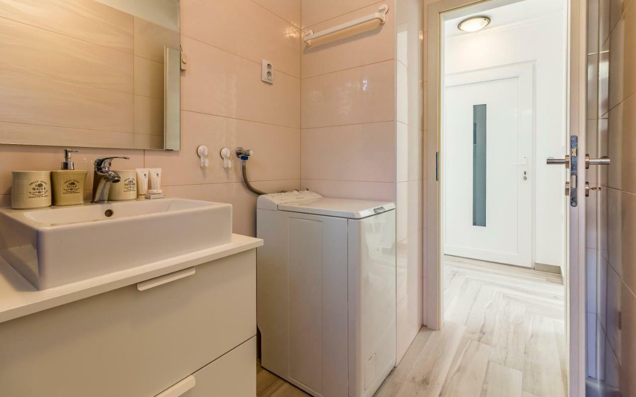 Apartment Mika Pula Exterior photo