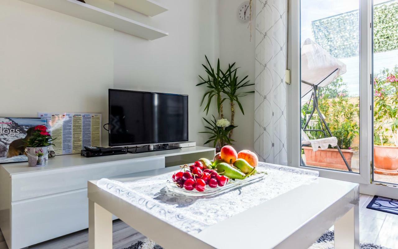Apartment Mika Pula Exterior photo